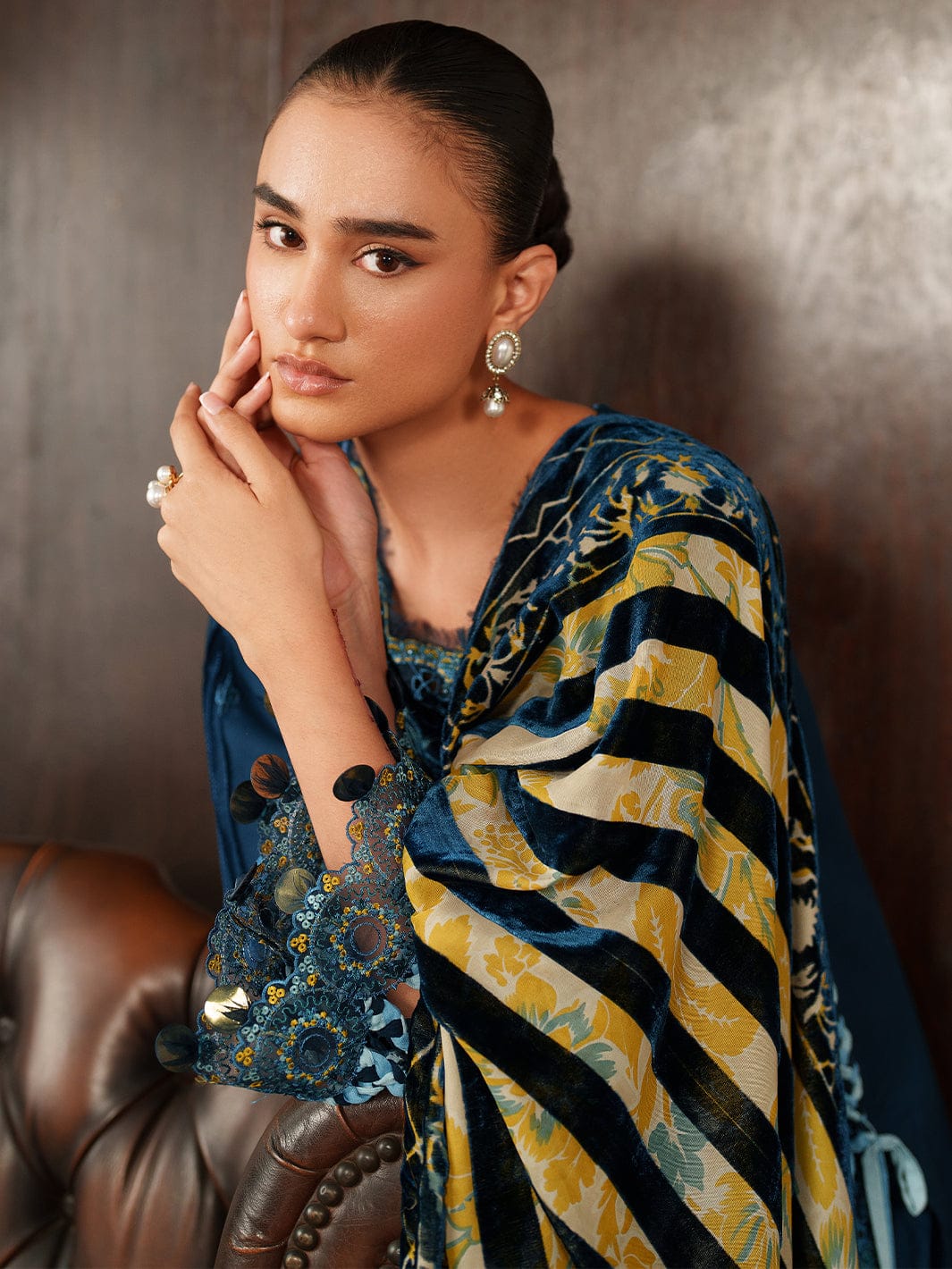 Single colour plachi